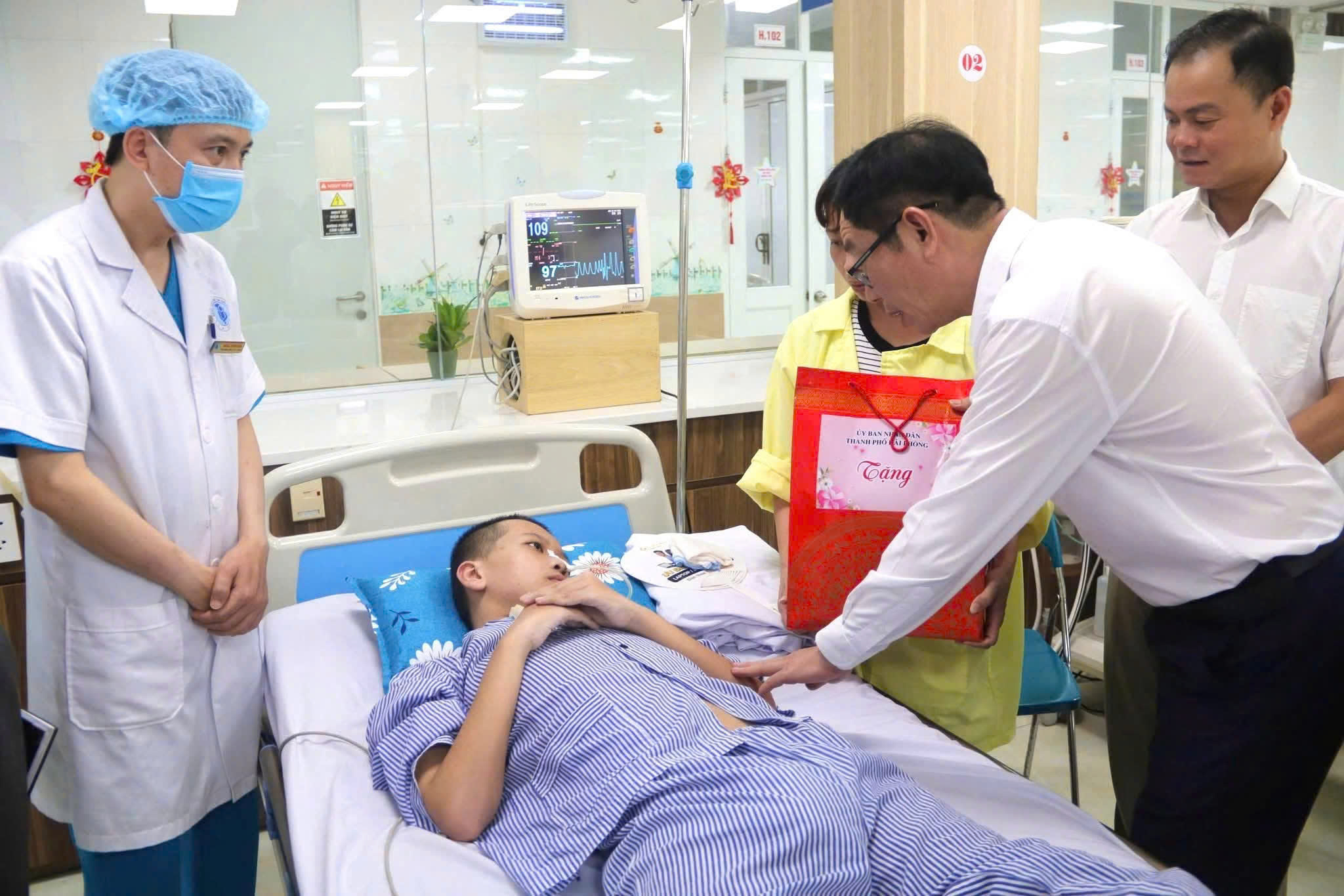 Bé trai Hải Phòng hồi phục tích cực sau viêm não nặng- Ảnh 2.
