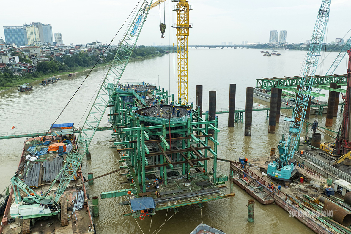 Tăng tốc thi công cầu Trần Hưng Đạo: Hàng trăm công nhân làm việc ngày đêm- Ảnh 9.