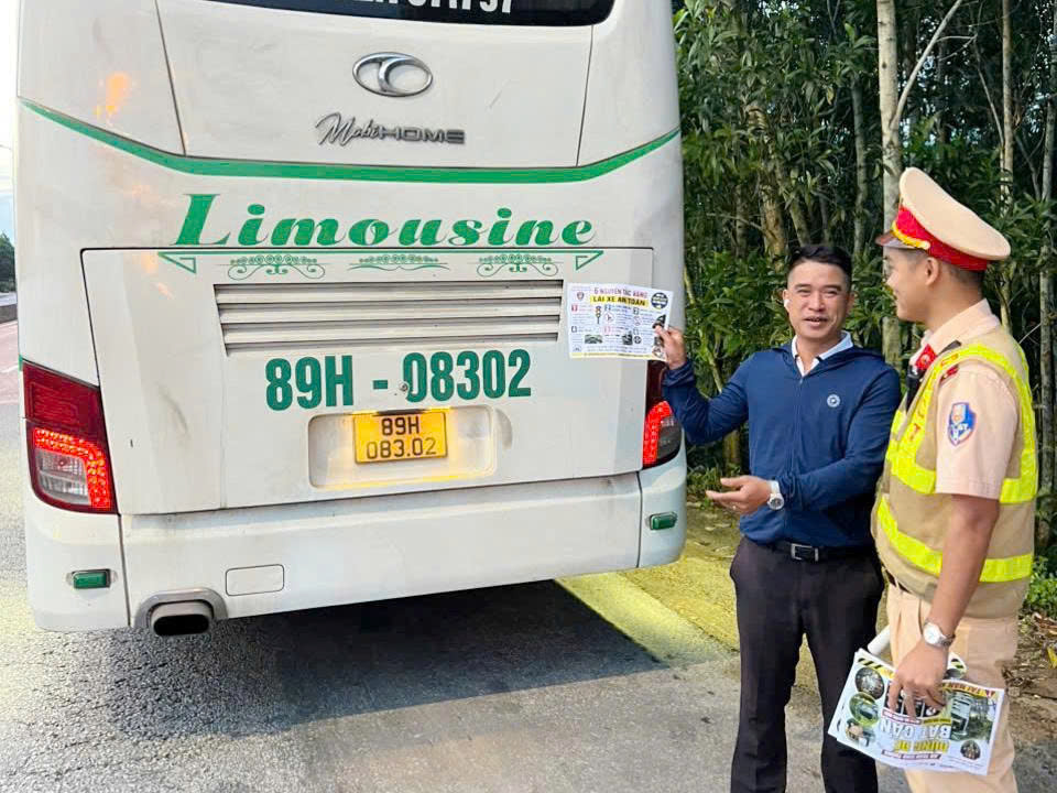 Huế siết chặt kiểm tra, xử lý 371 phương tiện kinh doanh vận tải vi phạm- Ảnh 3.