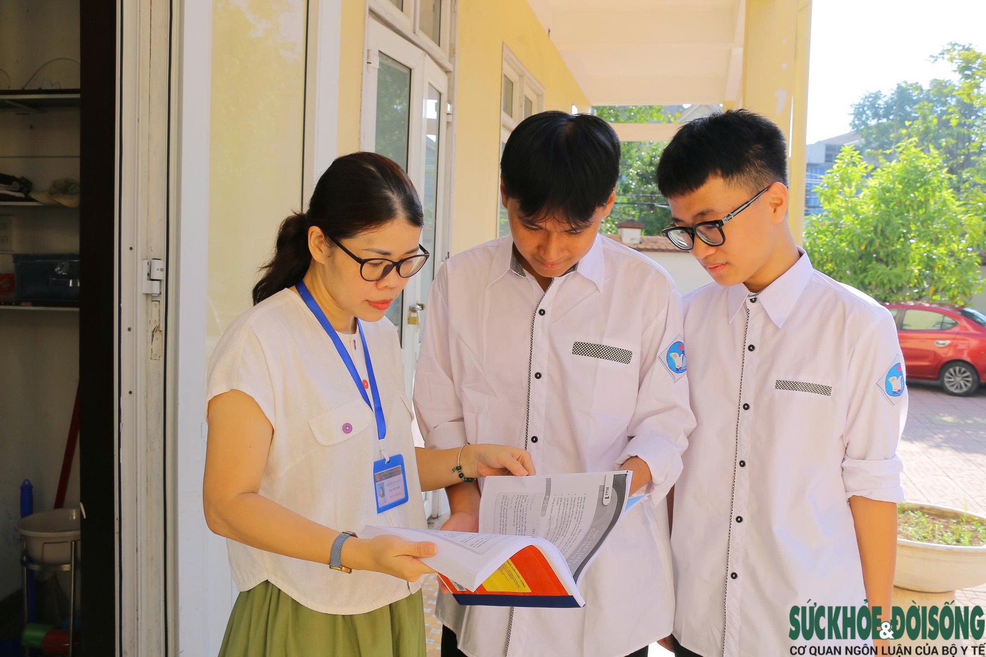 Thiếu sách giáo khoa, phụ huynh phải bỏ tiền gấp 2-3 lần để mua bản photo- Ảnh 2.