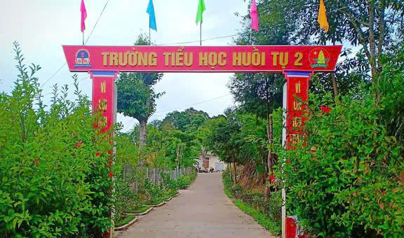 Bổ nhiệm hiệu trưởng sau sáp nhập gây xôn xao, Nghệ An yêu cầu rà soát - Ảnh 3.