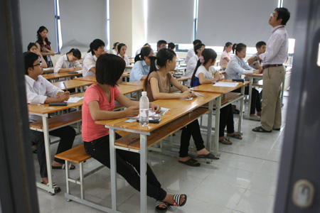 Sinh viên có thể rút ngắn tới 3 học kỳ khi học theo tín chỉ 2 Sinh viên có thể rút ngắn tới 3 học kỳ khi học theo tín chỉ 2