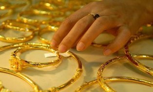 Vàng bật tăng lên cao nhất trong ba tuần 1 Vàng bật tăng lên cao nhất trong ba tuần 1