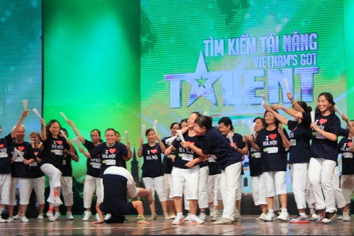 Chàng trai không bàn tay khiến khán giả Got Talent khóc 3 Chàng trai không bàn tay khiến khán giả Got Talent khóc 3