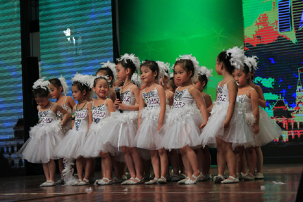 Sau bị ‘giỡn mặt’, GK Got Talent được ca tụng sắc đẹp 2