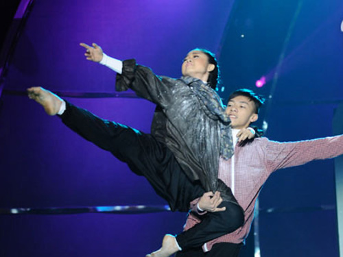 Vinh Hải-quán quân "Thử thách cùng bước nhảy" 2012 3