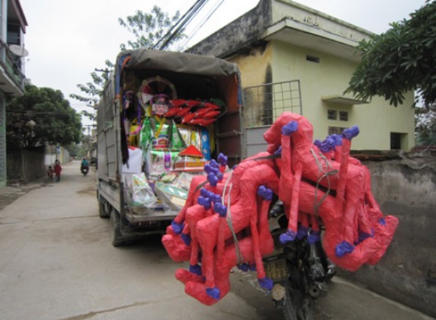 “Hàng hiệu” cho người cõi khác 2