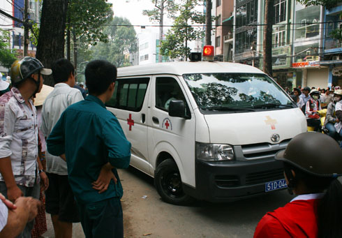 Bé trai 5 tuổi rơi từ tầng 5 tử vong 2