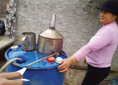 Rượu độc tràn lan 3 Rượu độc tràn lan 3