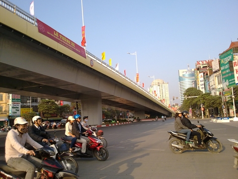 Xây cầu vượt vĩnh cửu ở nút Nguyễn Văn Cừ? 1