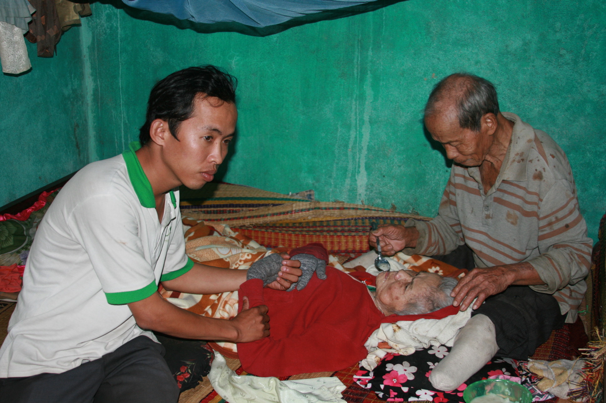 Tấm lòng của chàng trai bán đất, bán xe làm từ thiện 1