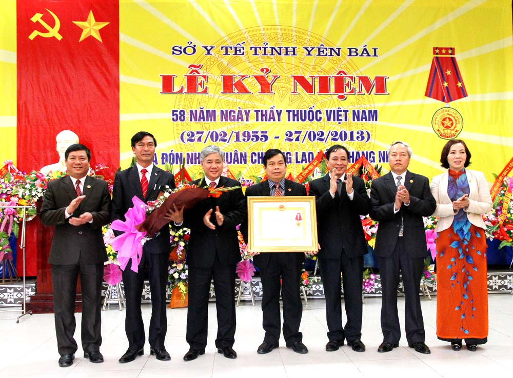 Sở Y tế Yên Bái đón nhận Huân chương Lao động hạng nhất 1 Sở Y tế Yên Bái đón nhận Huân chương Lao động hạng nhất 1