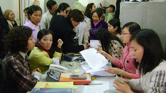 Người giúp việc ngã giá 1