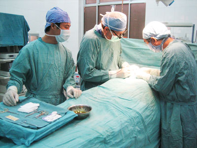 Một dị tật ở bé trai cần chữa trị sớm 1 Một dị tật ở bé trai cần chữa trị sớm 1