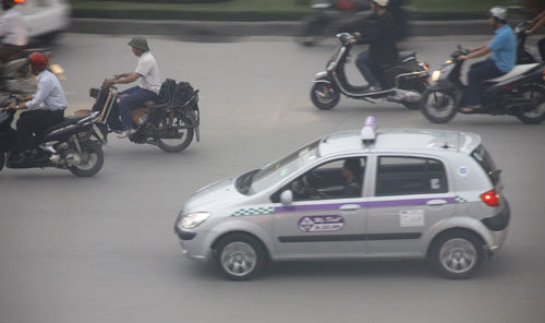 Giá cước taxi ở Hà Nội sẽ tăng 600 - 1.000 đồng/km 1