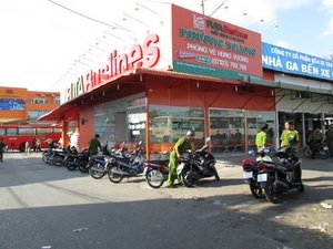 Nổ lớn tại nhà chờ xe khách làm 3 người bị thương 1