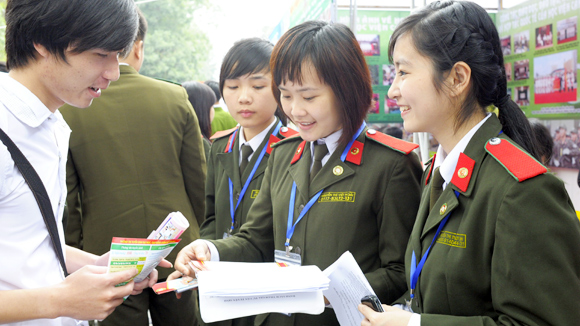 Hàng triệu thí sinh đăng ký dự thi ĐH 1