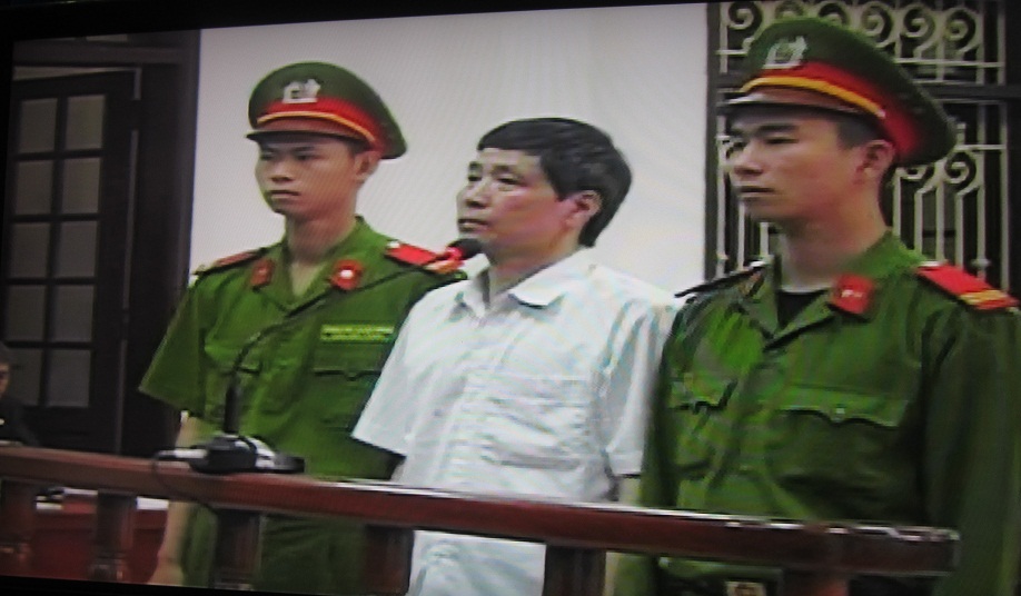 Nguyên Chủ tịch và Phó chủ tịch UBND huyện Tiên Lãng hầu tòa 2 Nguyên Chủ tịch và Phó chủ tịch UBND huyện Tiên Lãng hầu tòa 2