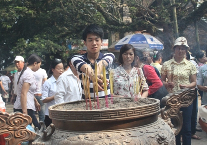 Vạn người về đất Tổ đón đợi thời khắc dâng hương các Vua Hùng 5