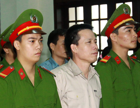 Bị cáo Đoàn Văn Vươn bị tuyên phạt 5 năm tù 2