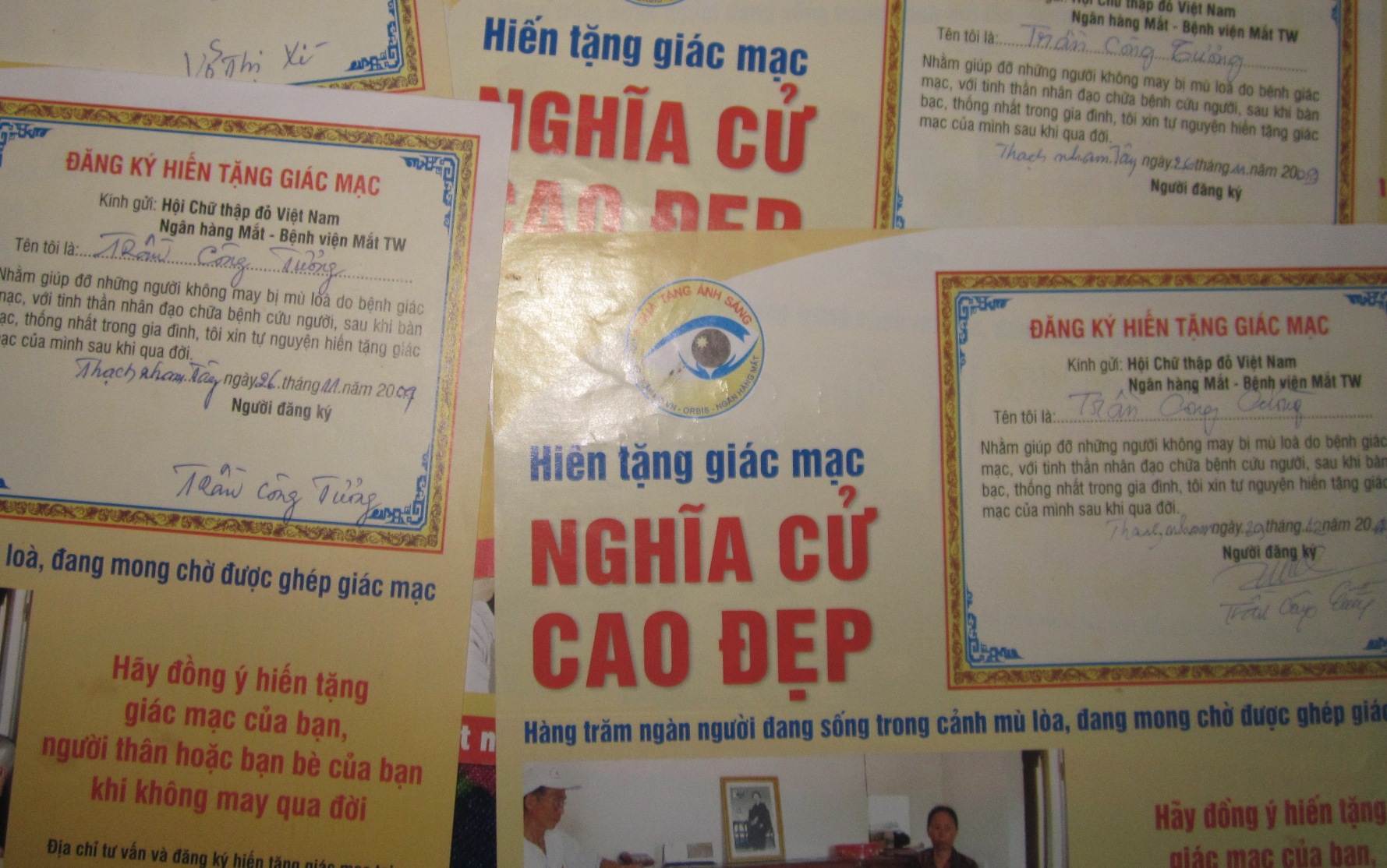 Cả đời nguyện đi tìm ánh sáng cho người khiếm thị 2