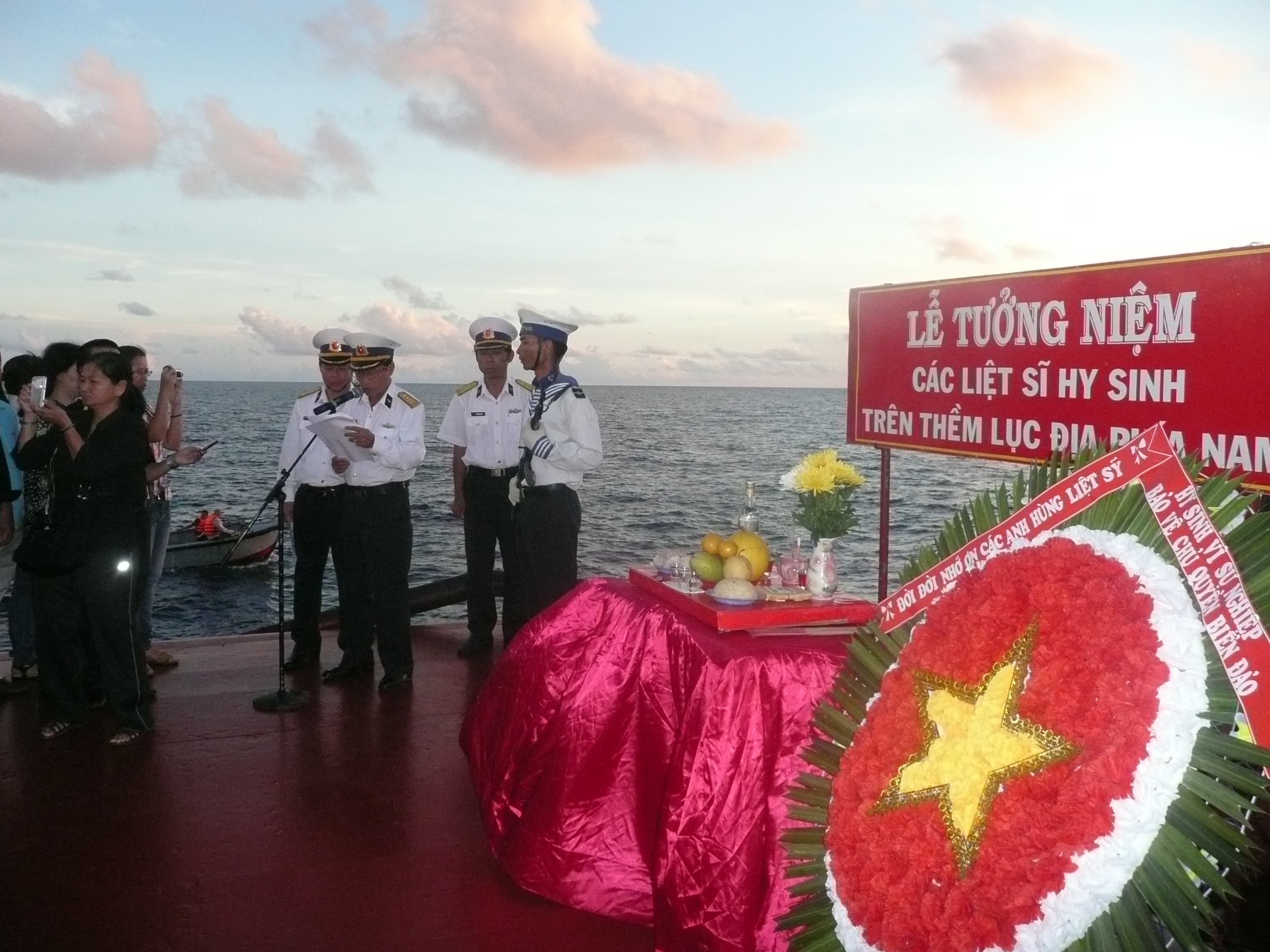 Những người nối đất mẹ với Trường Sa 2