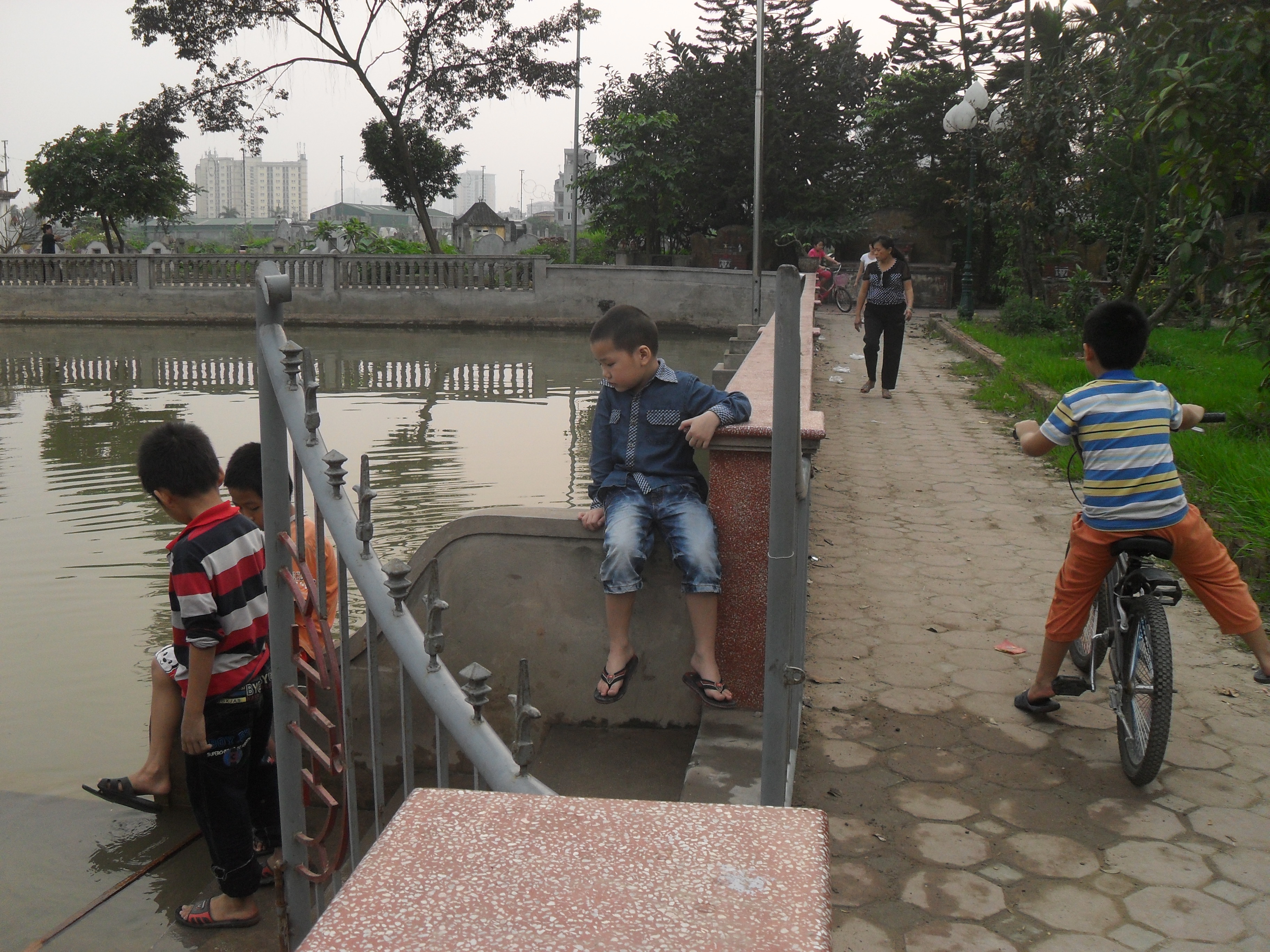 Hè này, các con chơi ở đâu? 1