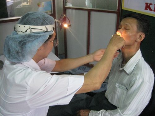 Dị cảm họng - Xử trí thế nào? 1