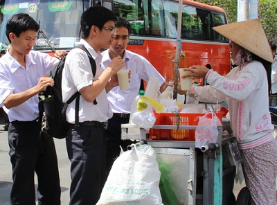 Uống giải khát giá rẻ, mất... khỏe 2