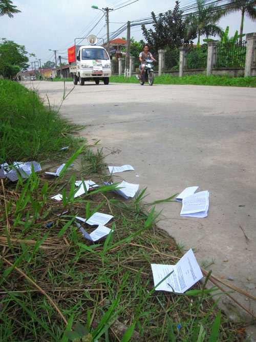 Phao thi xuất hiện nhan nhản ở ngoại thành Hà Nội 3 Phao thi xuất hiện nhan nhản ở ngoại thành Hà Nội 3