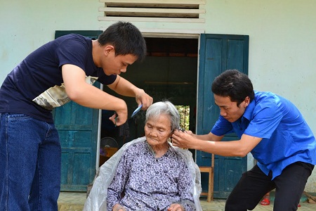 Khi người trẻ làm từ thiện 2