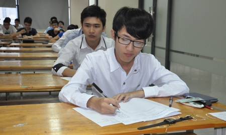 2 thí sinh đầu tiên đạt điểm 10 thi ĐH 1