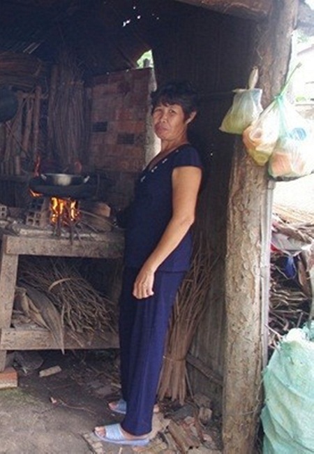 Cụ bà bị liệt và những tấm lòng thơm thảo 2 Cụ bà bị liệt và những tấm lòng thơm thảo 2