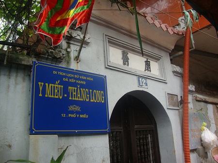 Thăm thẳm nỗi niềm nơi Y Miếu 5