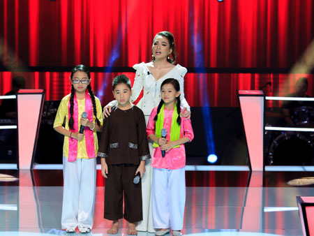 The Voice Kids: Hiền Thục nức nở, Trấn Thành rưng rưng 2