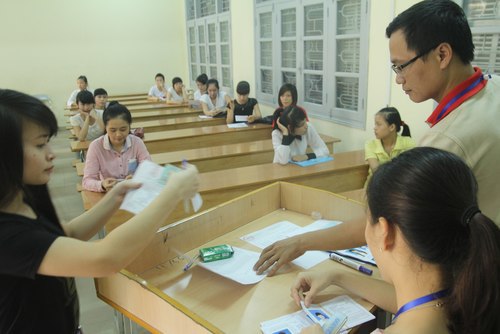 Hơn 800.000 sĩ tử làm hồ sơ thi đại học đợt 2 1 Hơn 800.000 sĩ tử làm hồ sơ thi đại học đợt 2 1
