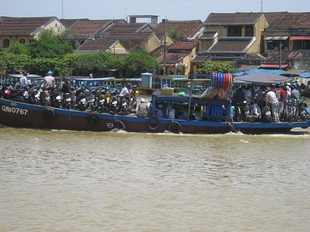 Áo phao để... ngắm!? 1