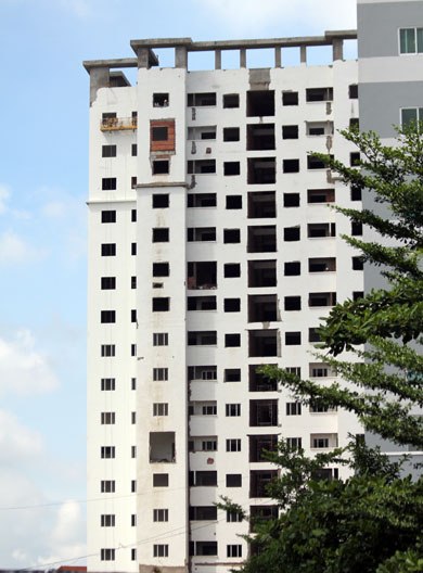 Rơi từ tầng 12, nam công nhân thoát chết kỳ diệu 1