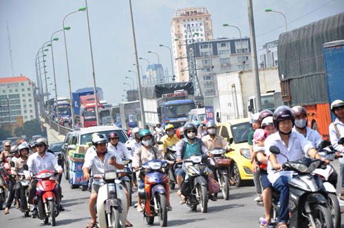 Xong môn cuối, thí sinh lũ lượt về quê 1