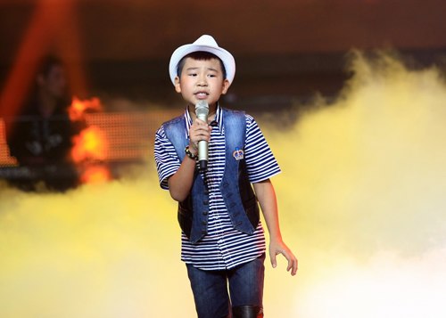 Quang Anh “xô đổ” tượng đài Tùng Dương 3