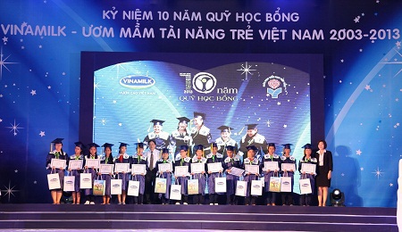 Tỏa sáng hành trình 10 năm Quỹ học bổng “Vinamilk - Ươm mầm tài năng trẻ Việt Nam” 2