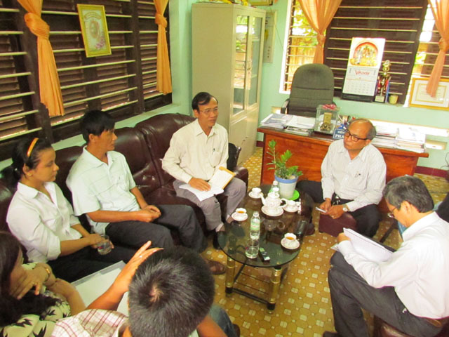 Ép học sinh rời trường chuyên vì... mặc nhầm quần 1 Ép học sinh rời trường chuyên vì... mặc nhầm quần 1
