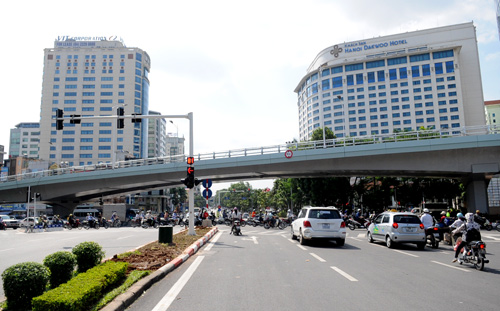 Cầu vượt dầm thép lớn nhất nước trước ngày thông xe 9 Cầu vượt dầm thép lớn nhất nước trước ngày thông xe 9