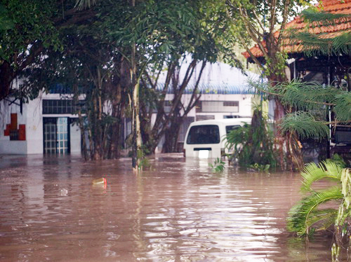 Bình Dương 'tan hoang' trong trận ngập chưa từng có 2