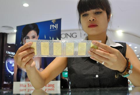 Vàng SJC ế ẩm, nữ trang 'lên ngôi' 1