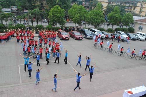 Hãy đi bộ 246 bước mỗi ngày 1 Hãy đi bộ 246 bước mỗi ngày 1