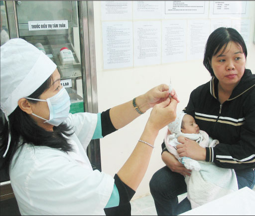 Hiểu biết để hạn chế phản ứng phụ khi tiêm vaccin 1