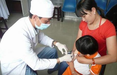 Hiểu biết để hạn chế phản ứng phụ khi tiêm vaccin 2