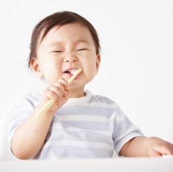 Ðể trẻ có hàm răng chắc khỏe 1 Ðể trẻ có hàm răng chắc khỏe 1