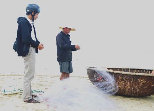 Bình Minh mùa biển động 1